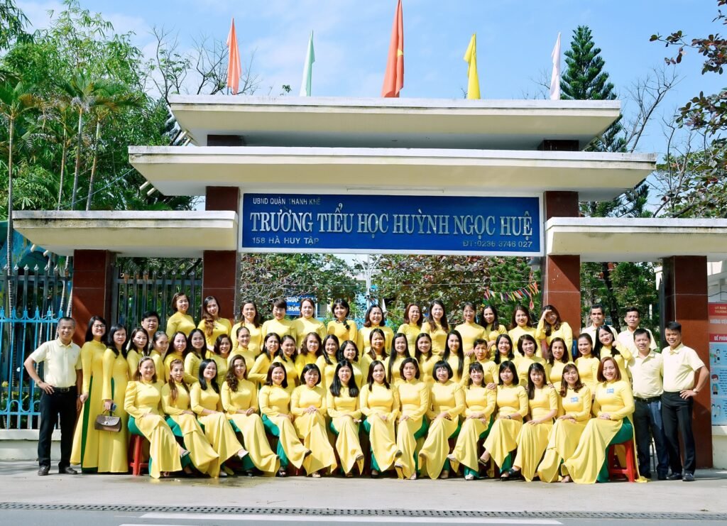 Trường Tiểu học Huỳnh Ngọc Huệ