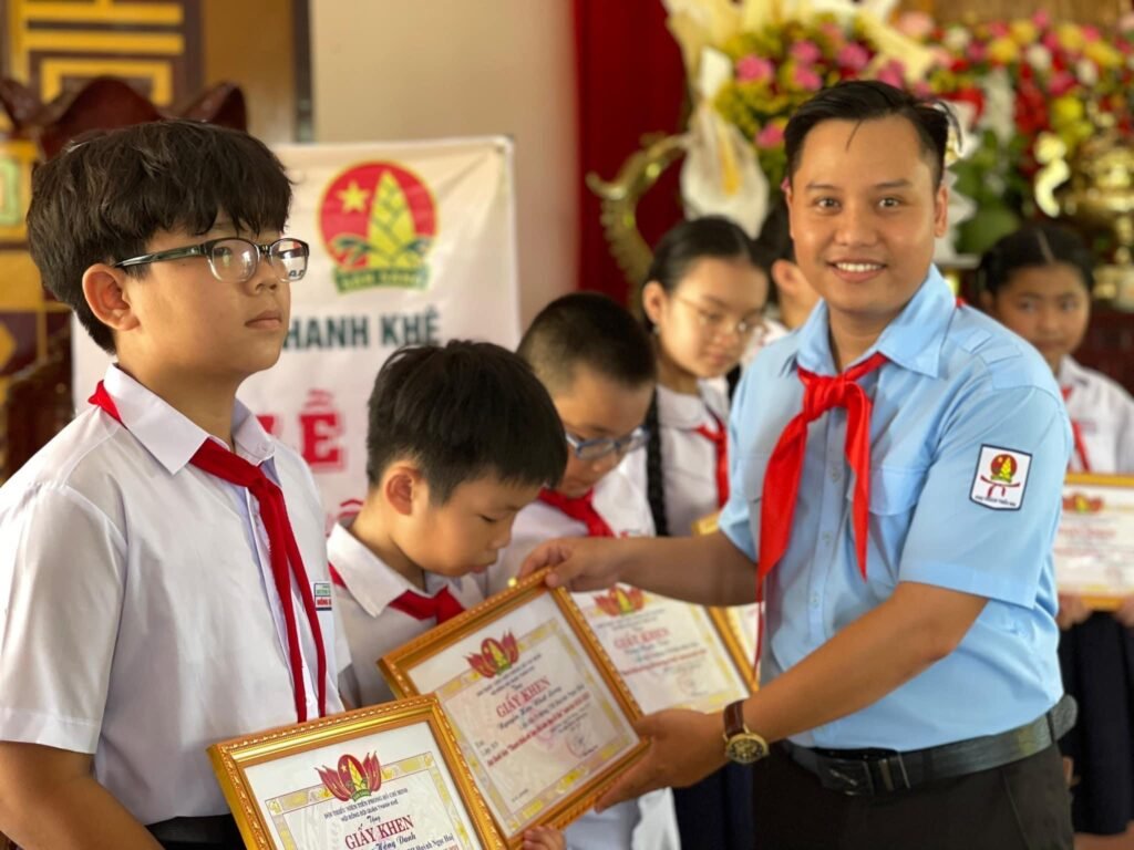Trường Tiểu học Huỳnh Ngọc Huệ