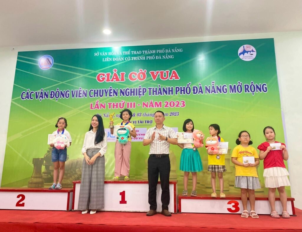 Trường Tiểu học Huỳnh Ngọc Huệ