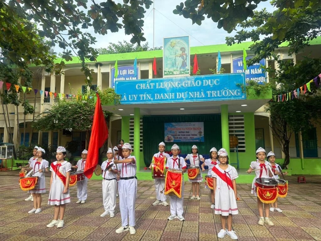 Trường Tiểu học Huỳnh Ngọc Huệ