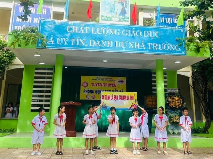 Trường Tiểu học Huỳnh Ngọc Huệ