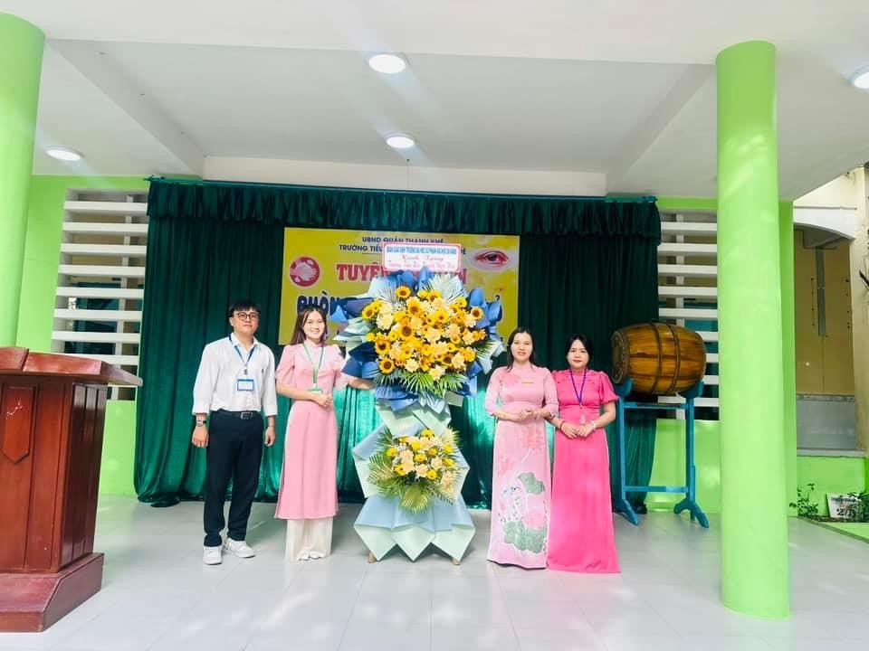 Trường Tiểu học Huỳnh Ngọc Huệ