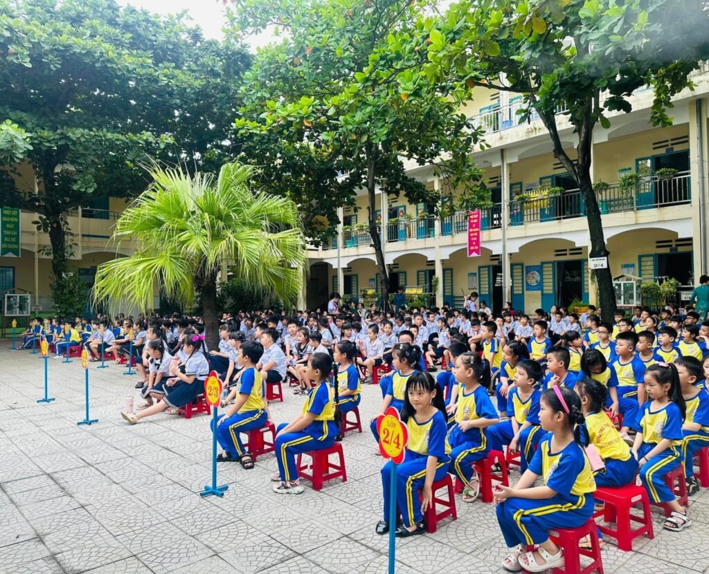 Trường Tiểu học Huỳnh Ngọc Huệ