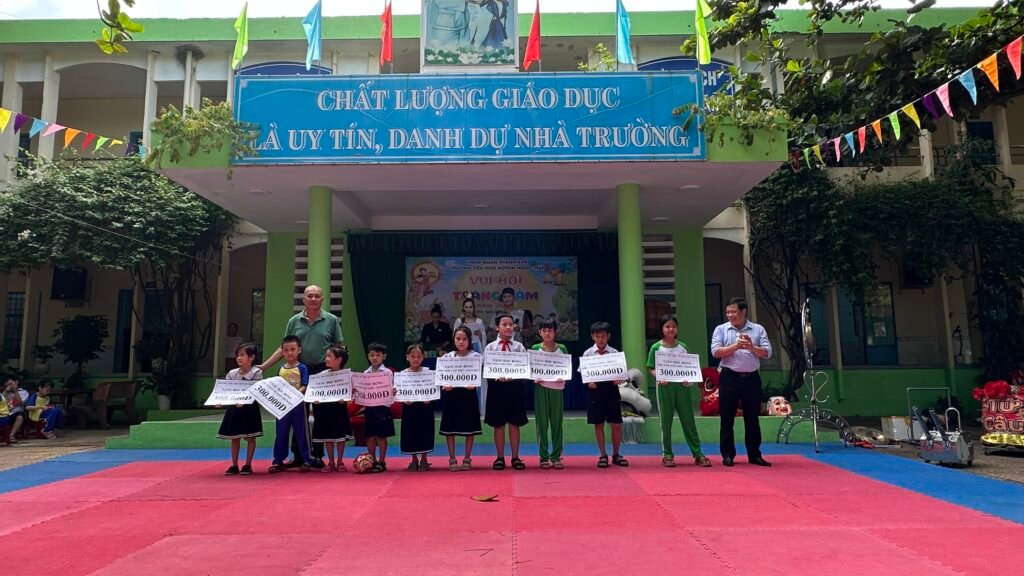 Trường Tiểu học Huỳnh Ngọc Huệ