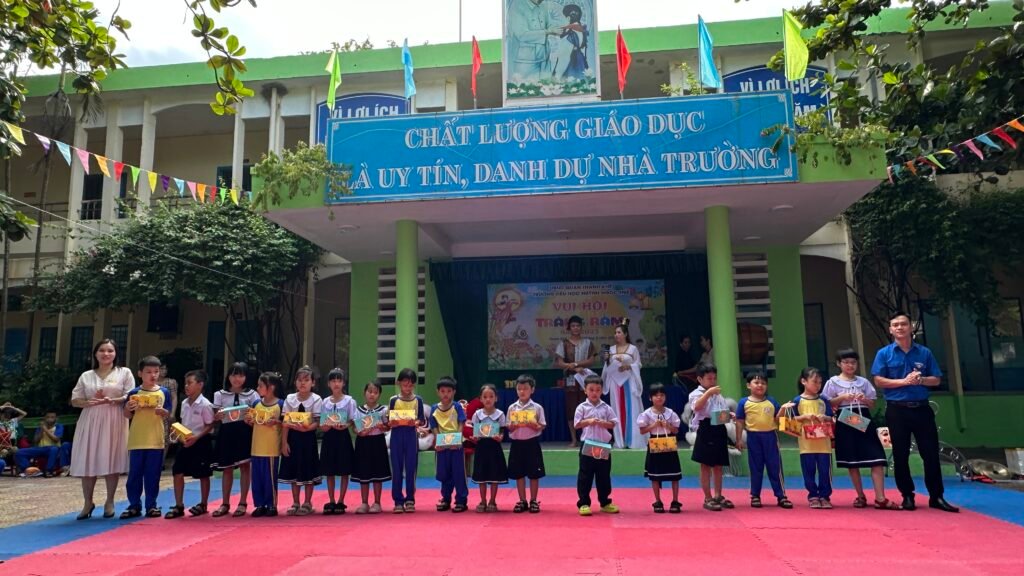 Trường Tiểu học Huỳnh Ngọc Huệ