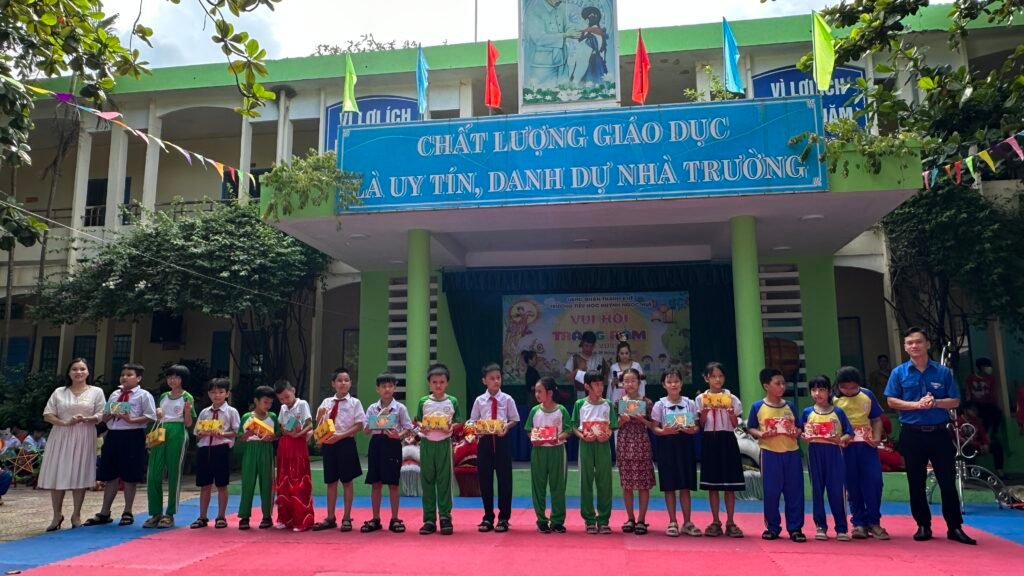 Trường Tiểu học Huỳnh Ngọc Huệ