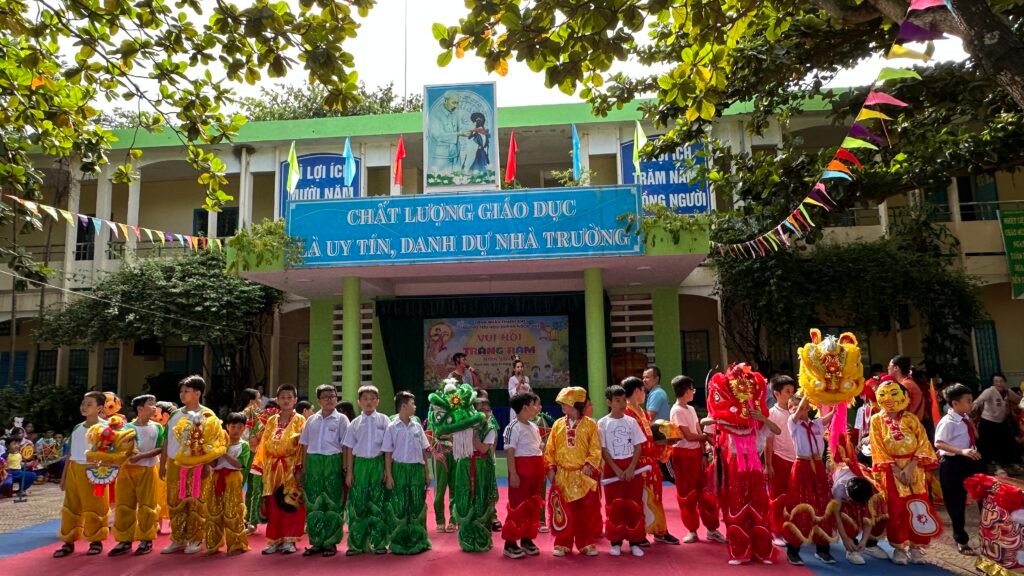 Trường Tiểu học Huỳnh Ngọc Huệ