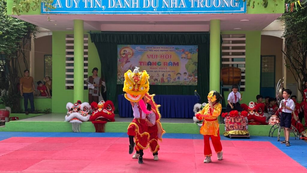 Trường Tiểu học Huỳnh Ngọc Huệ