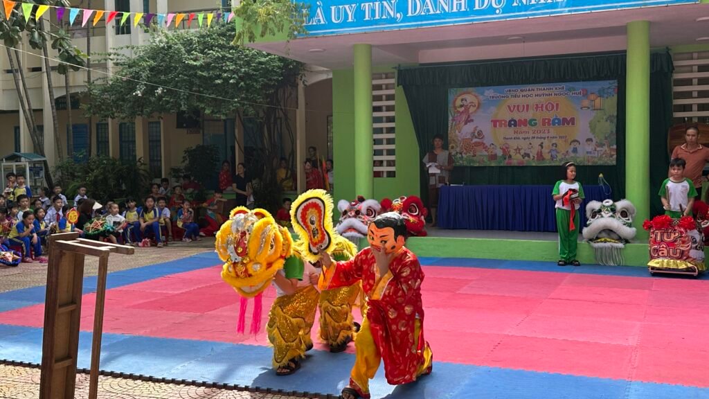 Trường Tiểu học Huỳnh Ngọc Huệ