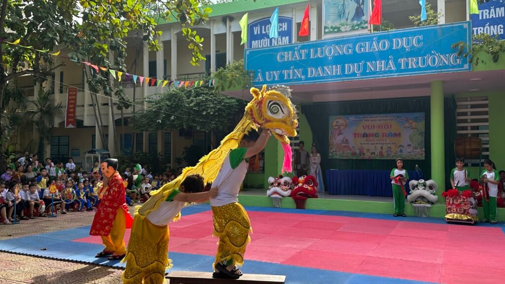Trường Tiểu học Huỳnh Ngọc Huệ