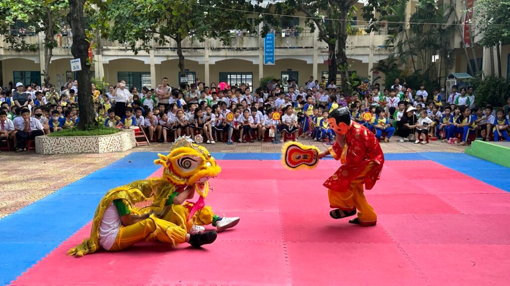 Trường Tiểu học Huỳnh Ngọc Huệ