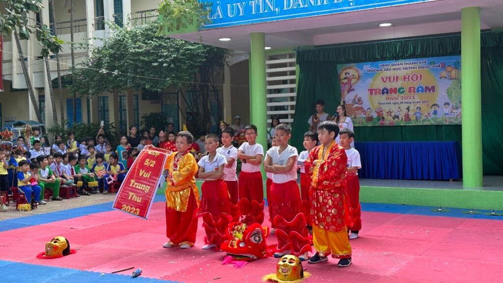 Trường Tiểu học Huỳnh Ngọc Huệ