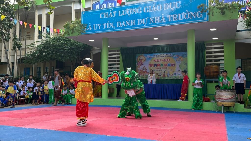 Trường Tiểu học Huỳnh Ngọc Huệ