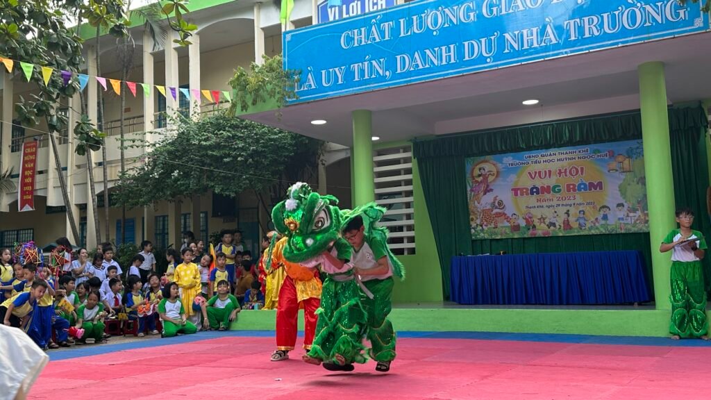 Trường Tiểu học Huỳnh Ngọc Huệ