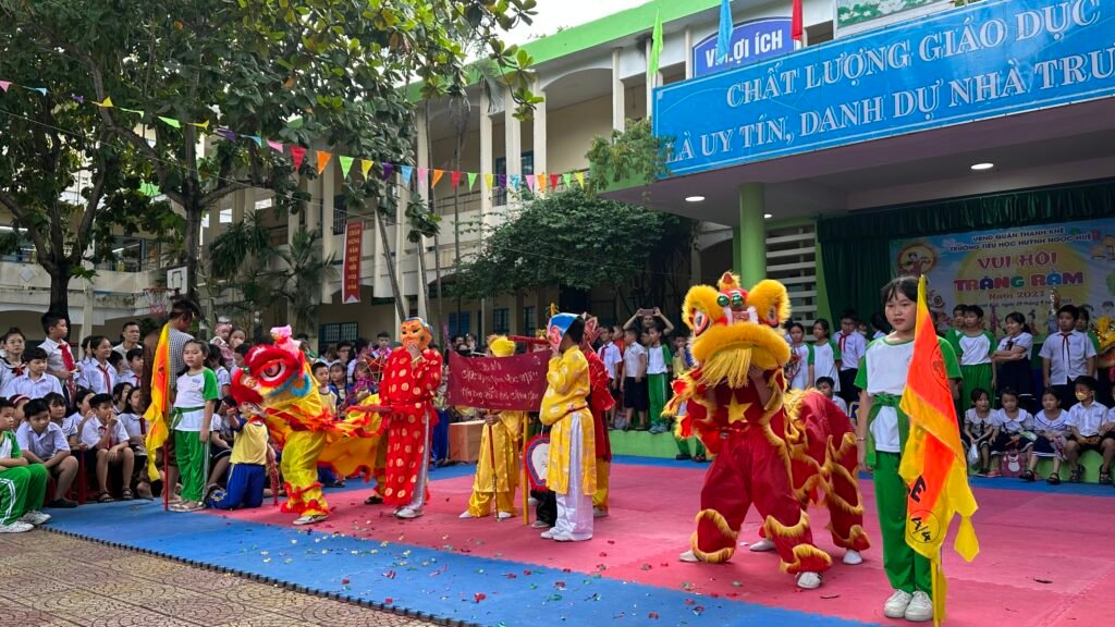 Trường Tiểu học Huỳnh Ngọc Huệ