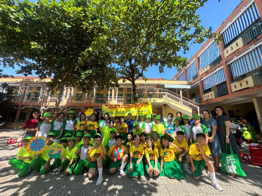 Trường Tiểu học Huỳnh Ngọc Huệ