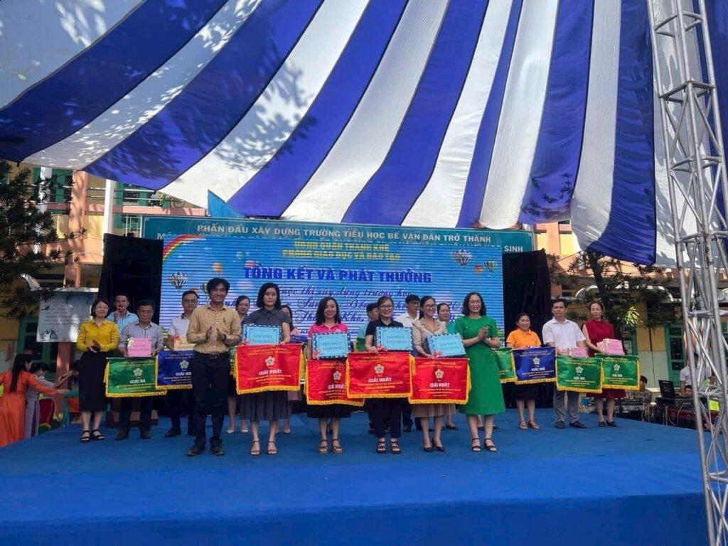 Trường Tiểu học Huỳnh Ngọc Huệ