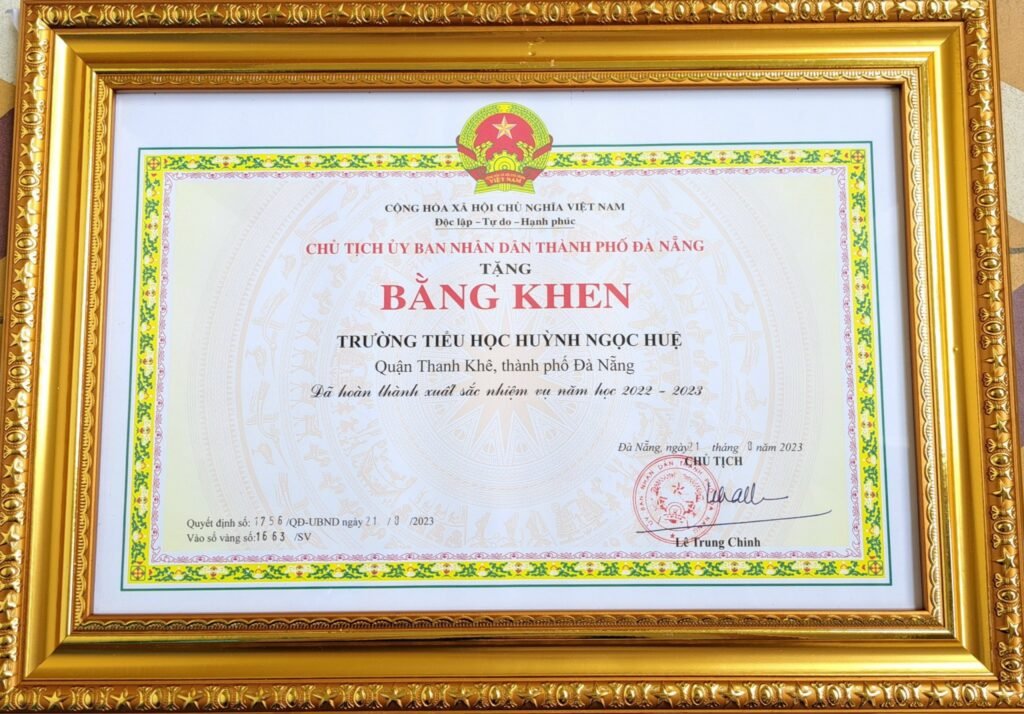 Trường Tiểu học Huỳnh Ngọc Huệ