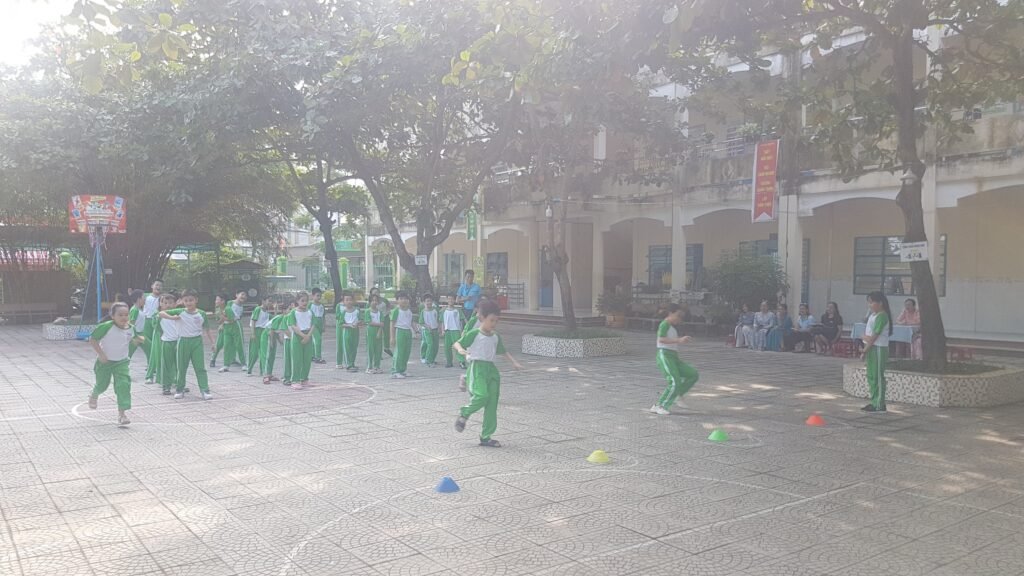 Trường Tiểu học Huỳnh Ngọc Huệ