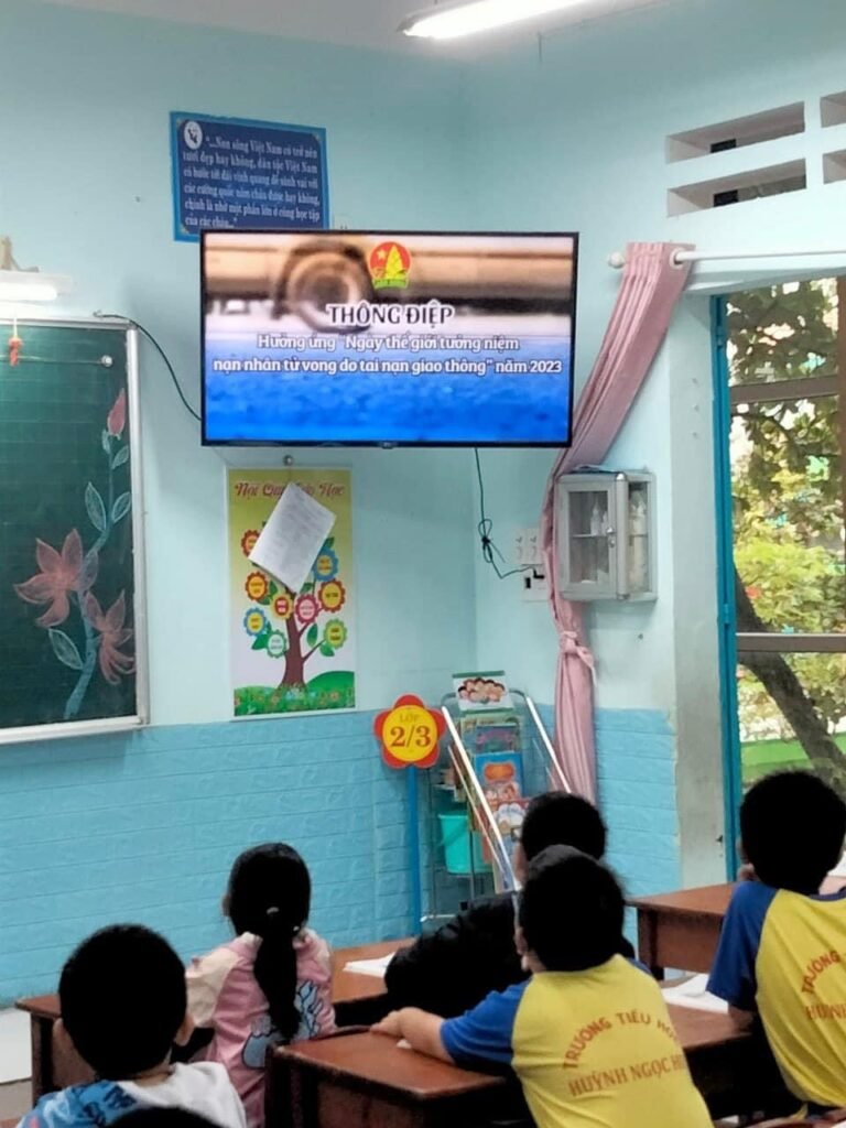 Trường Tiểu học Huỳnh Ngọc Huệ