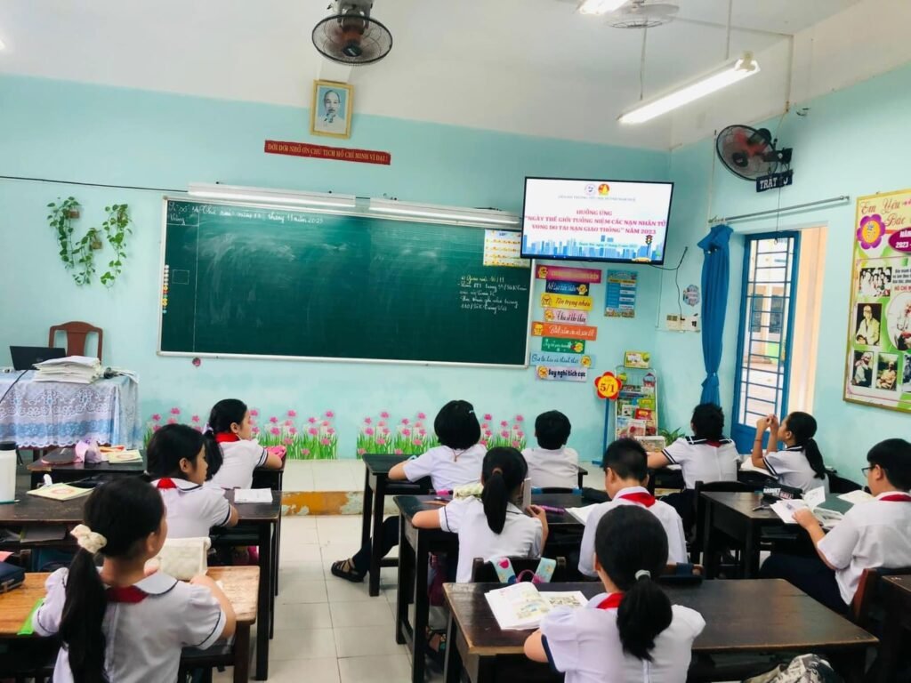 Trường Tiểu học Huỳnh Ngọc Huệ