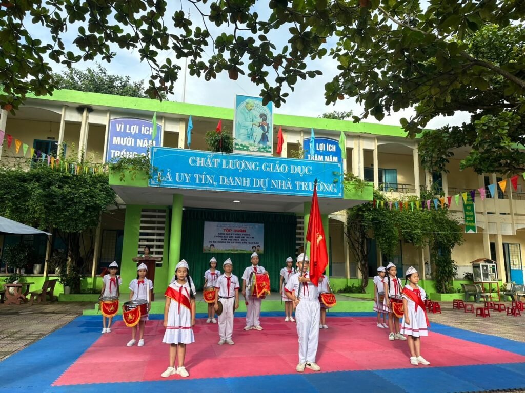 Trường Tiểu học Huỳnh Ngọc Huệ