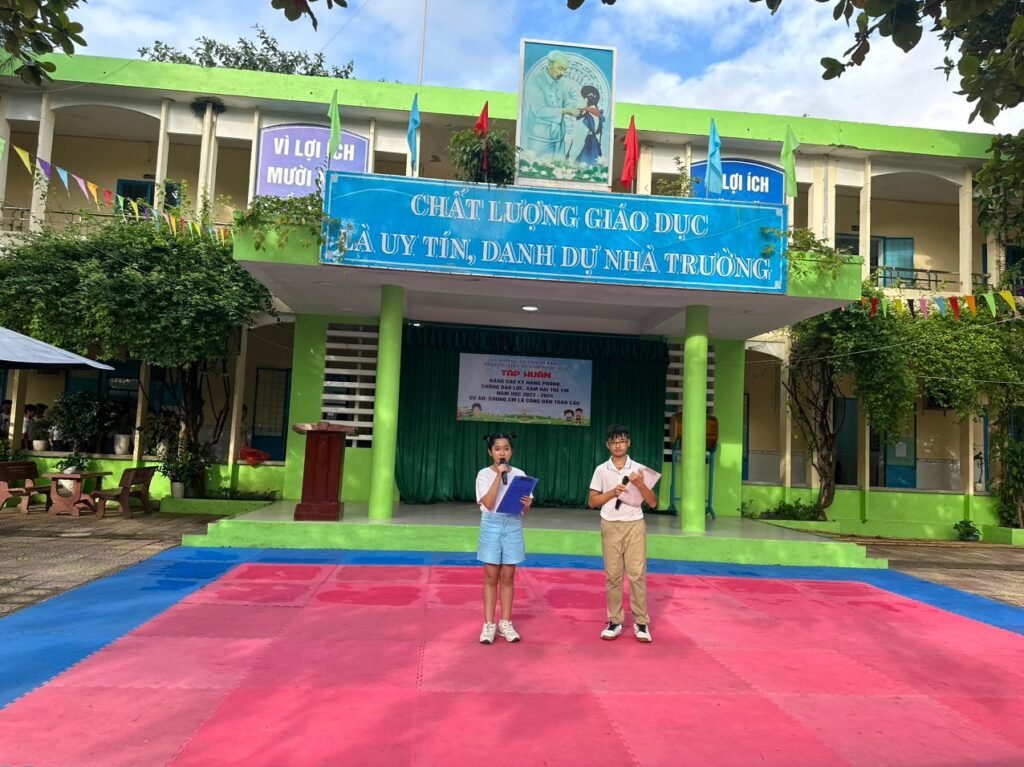 Trường Tiểu học Huỳnh Ngọc Huệ