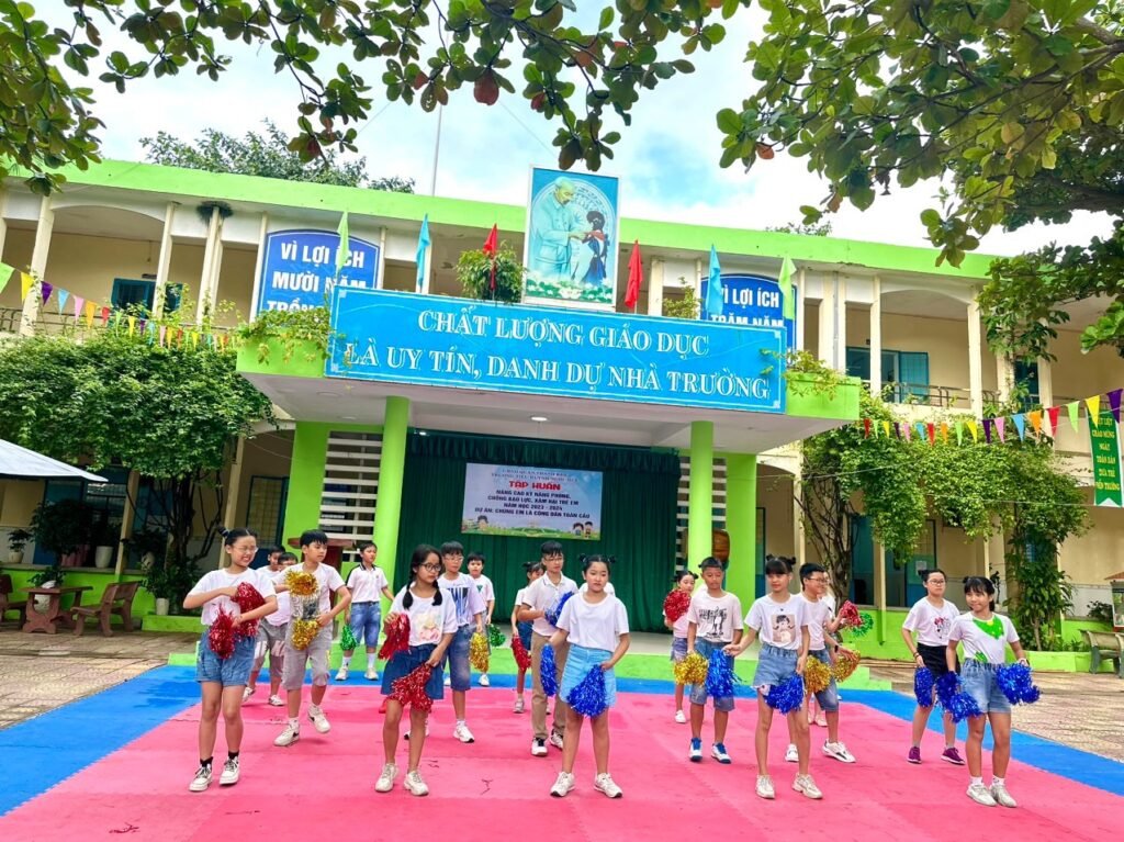 Trường Tiểu học Huỳnh Ngọc Huệ