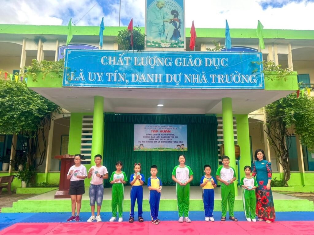 Trường Tiểu học Huỳnh Ngọc Huệ
