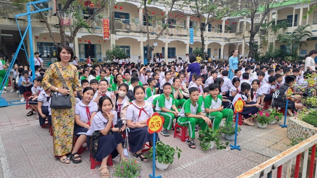 Trường Tiểu học Huỳnh Ngọc Huệ