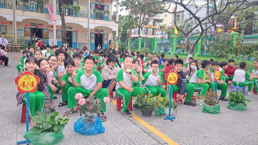 Trường Tiểu học Huỳnh Ngọc Huệ