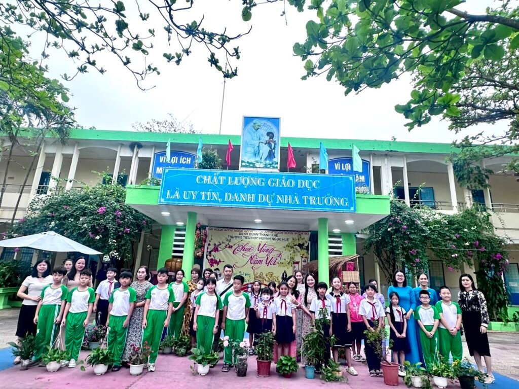 Trường Tiểu học Huỳnh Ngọc Huệ