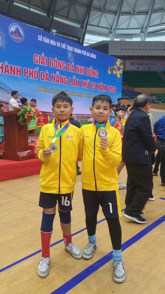 Trường Tiểu học Huỳnh Ngọc Huệ