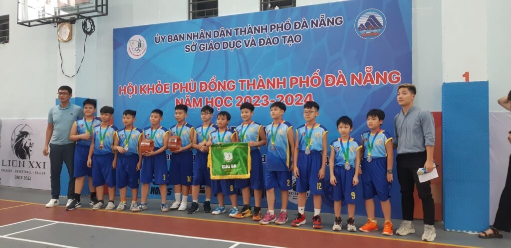 Trường Tiểu học Huỳnh Ngọc Huệ