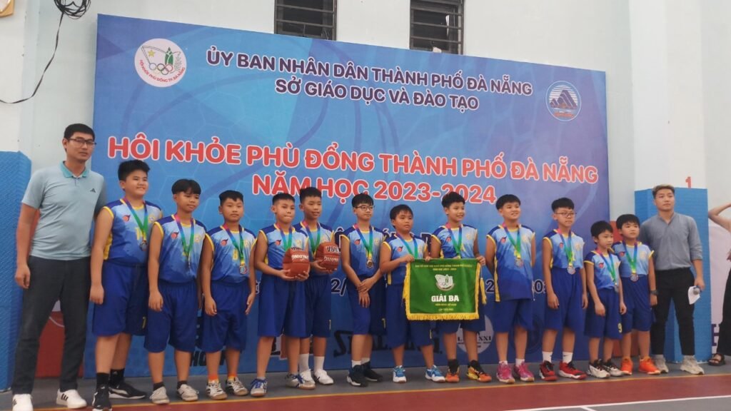 Trường Tiểu học Huỳnh Ngọc Huệ