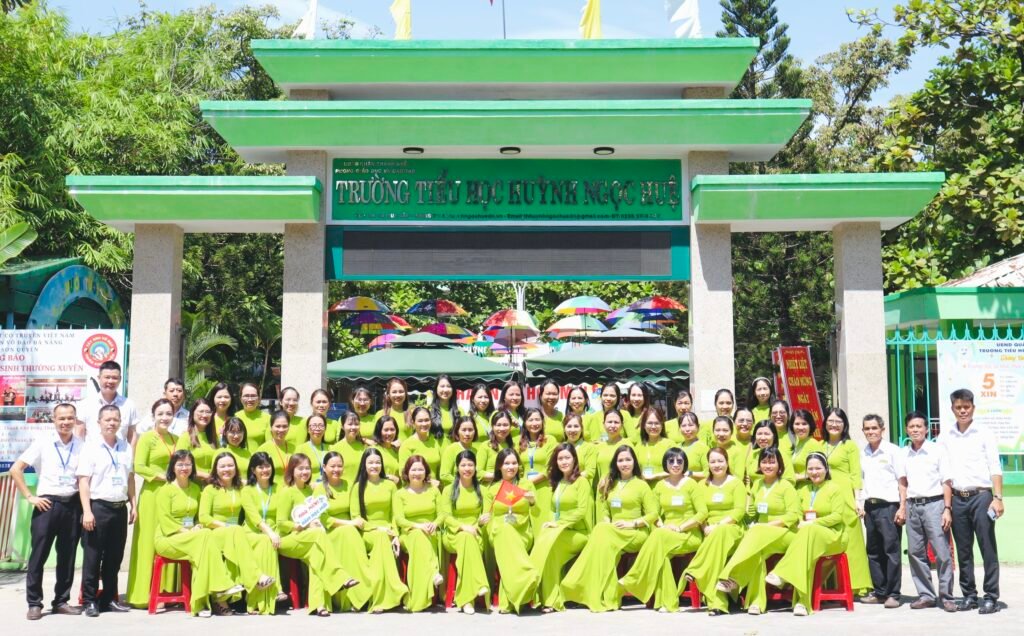 Trường Tiểu học Huỳnh Ngọc Huệ